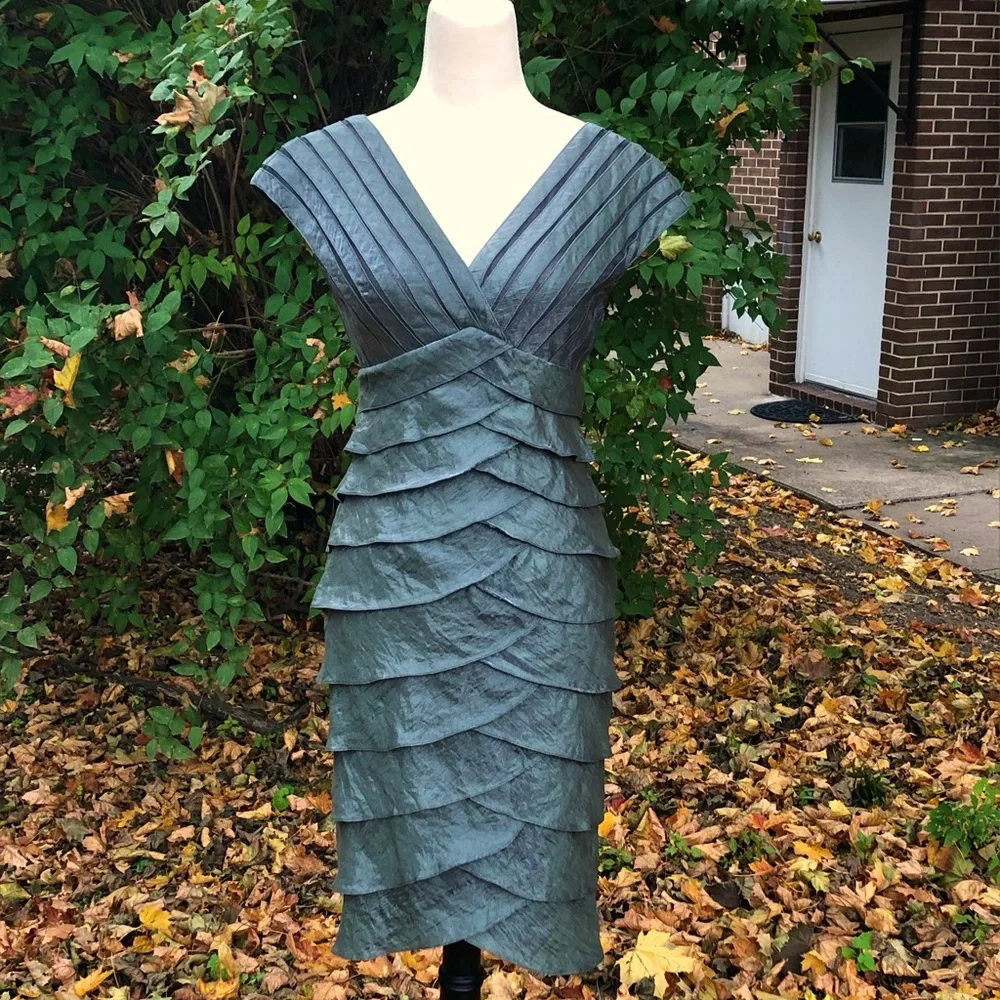 ‼️WEEKEND SALE‼️ Caché☀️Olive green shimmery dress - Picture 1 of 11